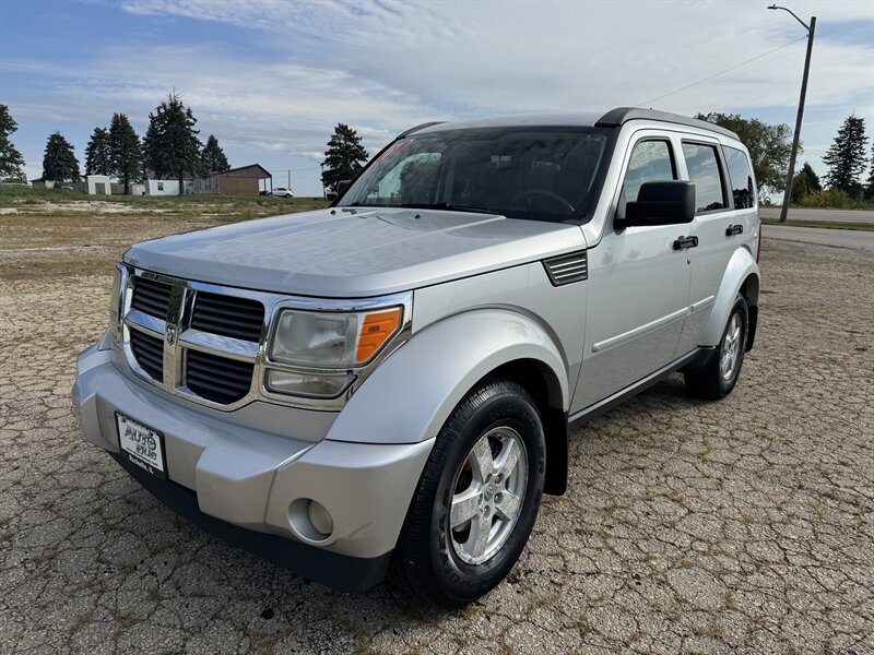2007 Dodge Nitro SXT   - Photo 2 - Rochelle, IL 61068