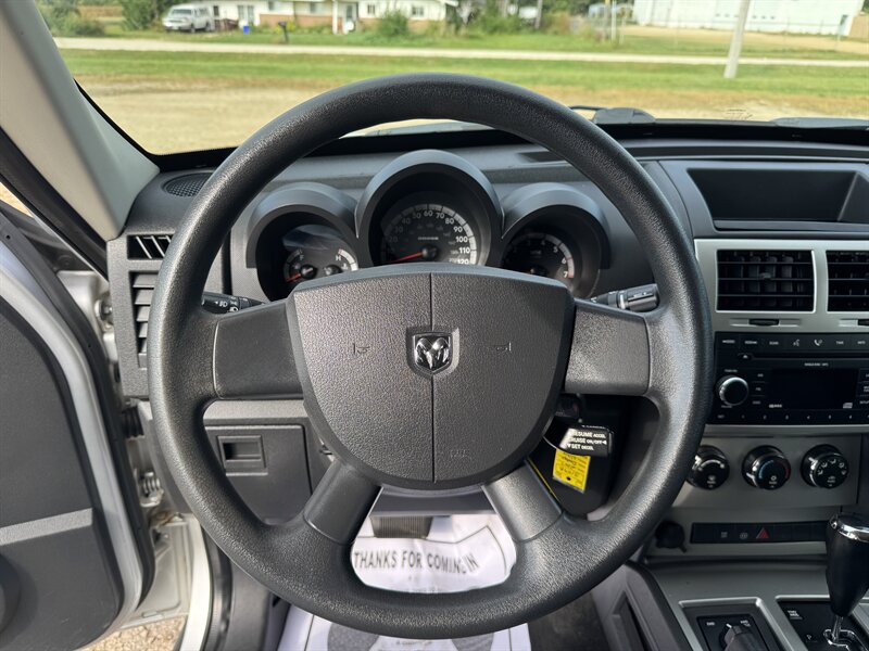 2007 Dodge Nitro SXT   - Photo 7 - Rochelle, IL 61068
