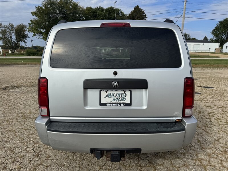 2007 Dodge Nitro SXT   - Photo 15 - Rochelle, IL 61068