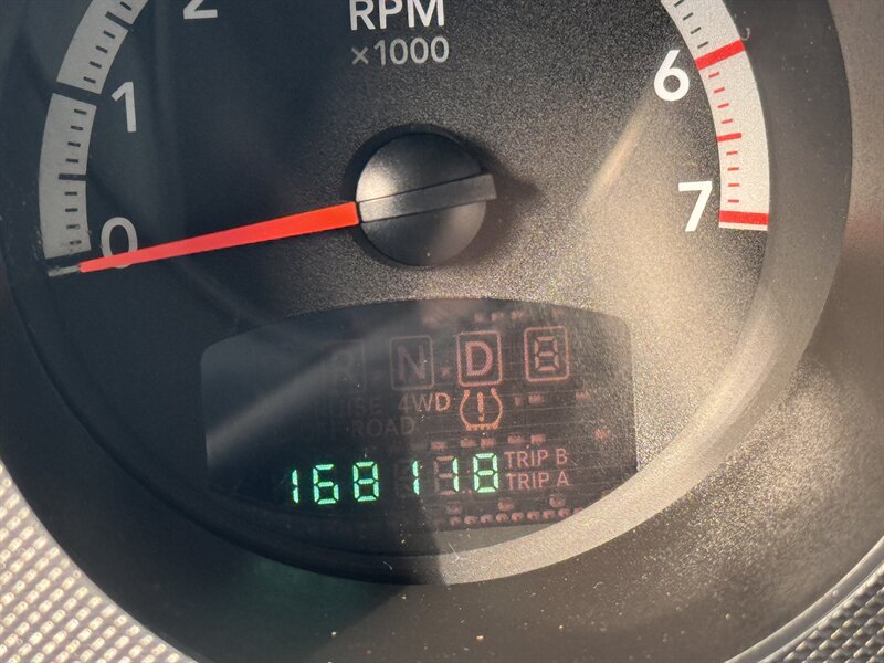 2007 Dodge Nitro SXT   - Photo 5 - Rochelle, IL 61068