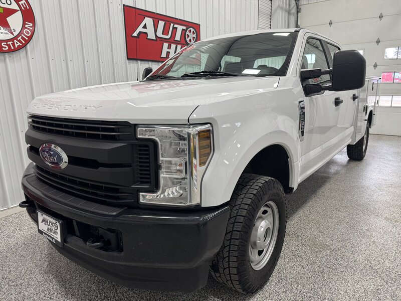 2019 Ford F-350 Super Duty XL   - Photo 2 - Rochelle, IL 61068