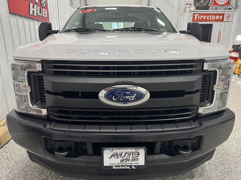 2019 Ford F-350 Super Duty XL   - Photo 3 - Rochelle, IL 61068