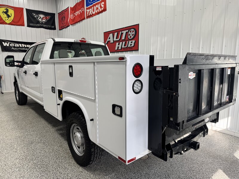 2019 Ford F-350 Super Duty XL   - Photo 4 - Rochelle, IL 61068