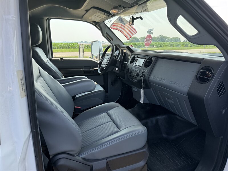 2015 Thor M33SW Four Winds   - Photo 12 - Rochelle, IL 61068
