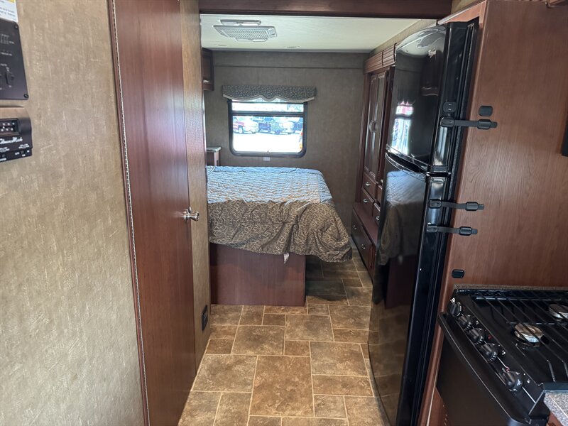 2015 Thor M33SW Four Winds   - Photo 20 - Rochelle, IL 61068