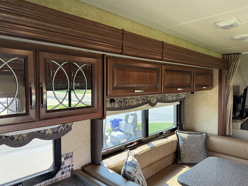 2015 Thor M33SW Four Winds   - Photo 27 - Rochelle, IL 61068
