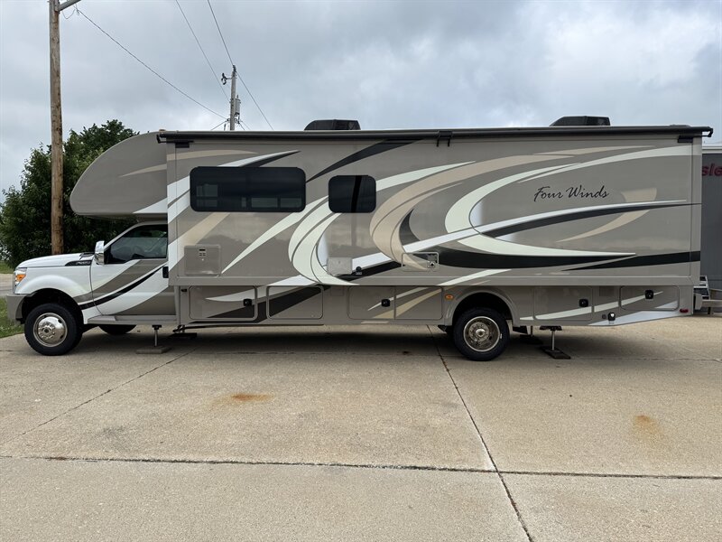 2015 Thor M33SW Four Winds - Photo 1 - Rochelle, IL 61068