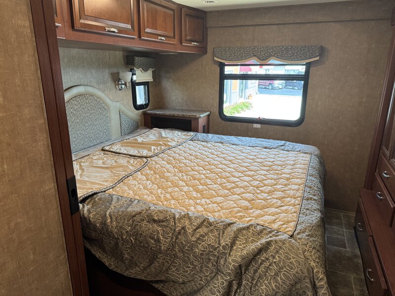 2015 Thor M33SW Four Winds   - Photo 23 - Rochelle, IL 61068