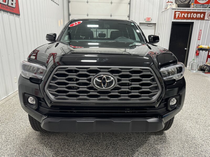 2023 Toyota Tacoma SR V6   - Photo 4 - Rochelle, IL 61068