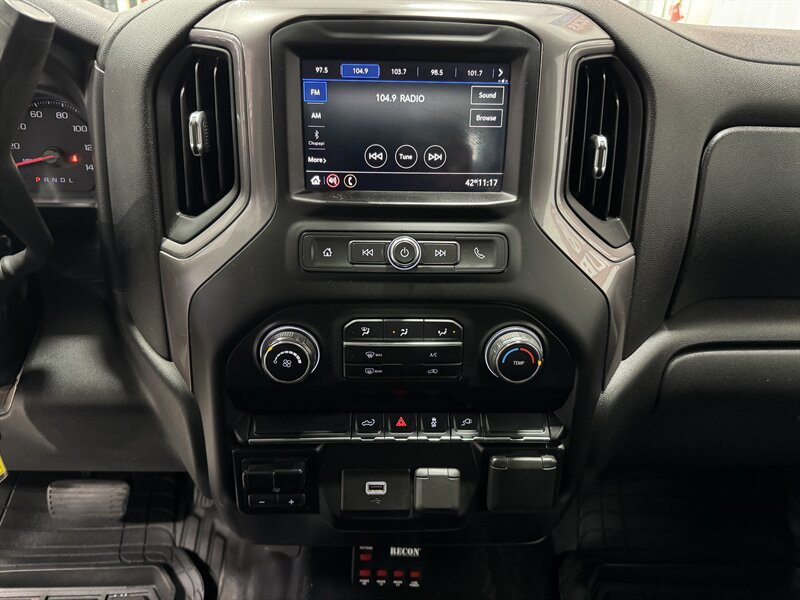 2020 Chevrolet Silverado 3500 Work Truck   - Photo 8 - Rochelle, IL 61068