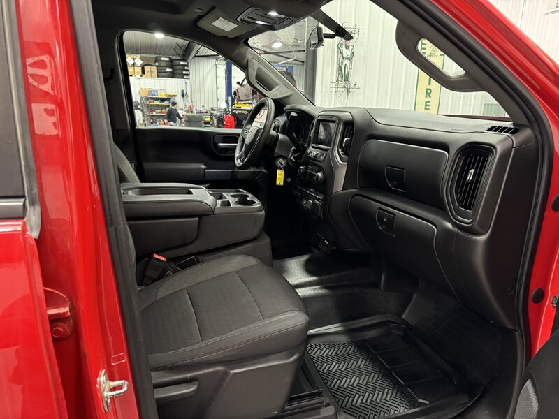 2020 Chevrolet Silverado 3500 Work Truck   - Photo 18 - Rochelle, IL 61068