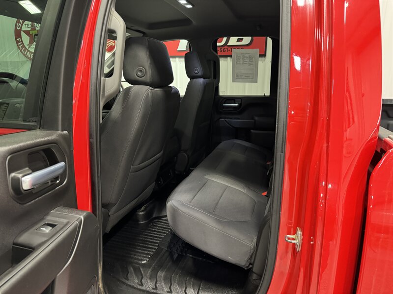 2020 Chevrolet Silverado 3500 Work Truck   - Photo 13 - Rochelle, IL 61068