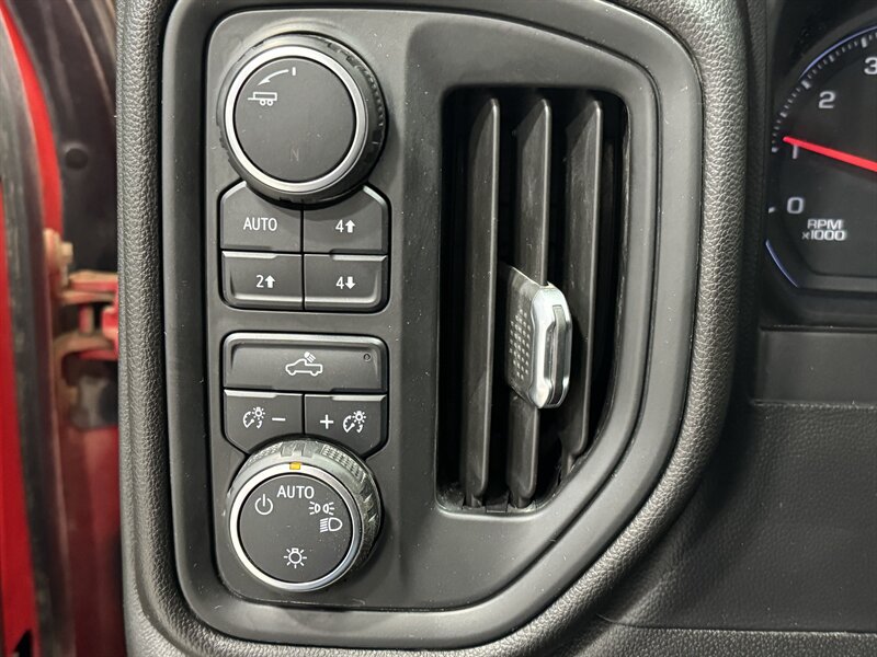 2020 Chevrolet Silverado 3500 Work Truck   - Photo 12 - Rochelle, IL 61068