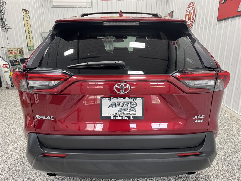 2019 Toyota RAV4 XLE   - Photo 20 - Rochelle, IL 61068