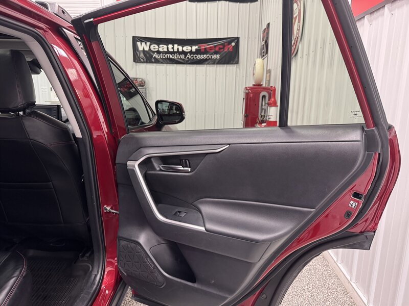 2019 Toyota RAV4 XLE   - Photo 25 - Rochelle, IL 61068
