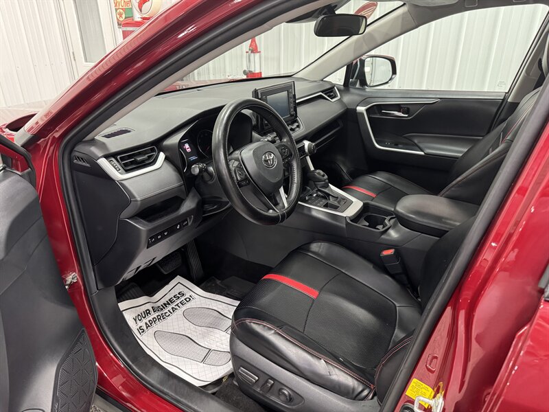 2019 Toyota RAV4 XLE   - Photo 6 - Rochelle, IL 61068