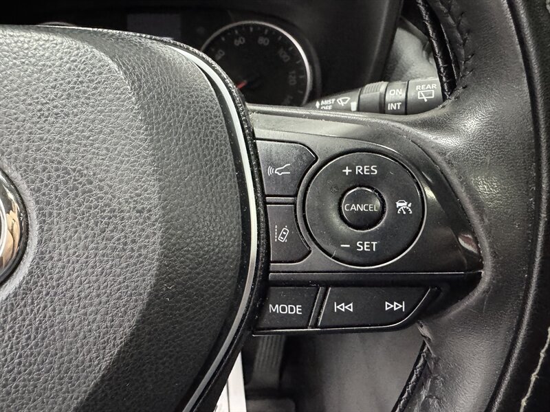 2019 Toyota RAV4 XLE   - Photo 9 - Rochelle, IL 61068