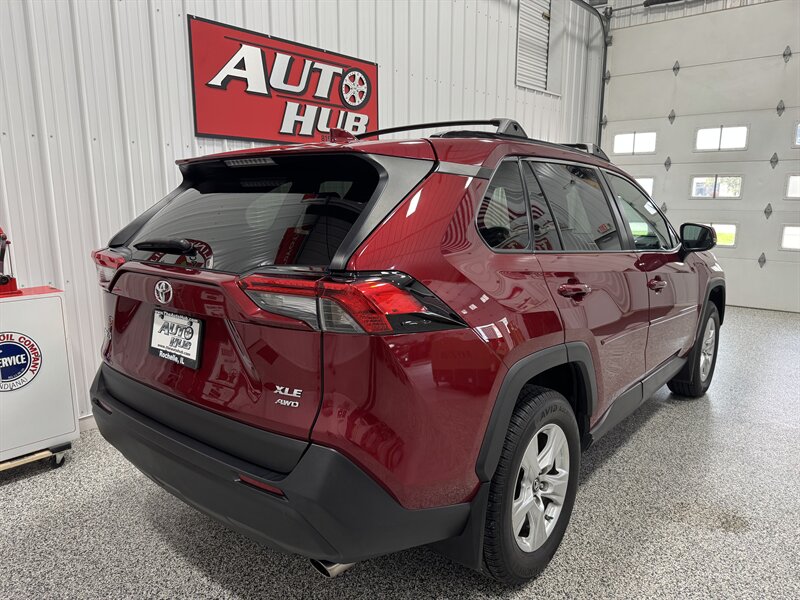 2019 Toyota RAV4 XLE   - Photo 21 - Rochelle, IL 61068