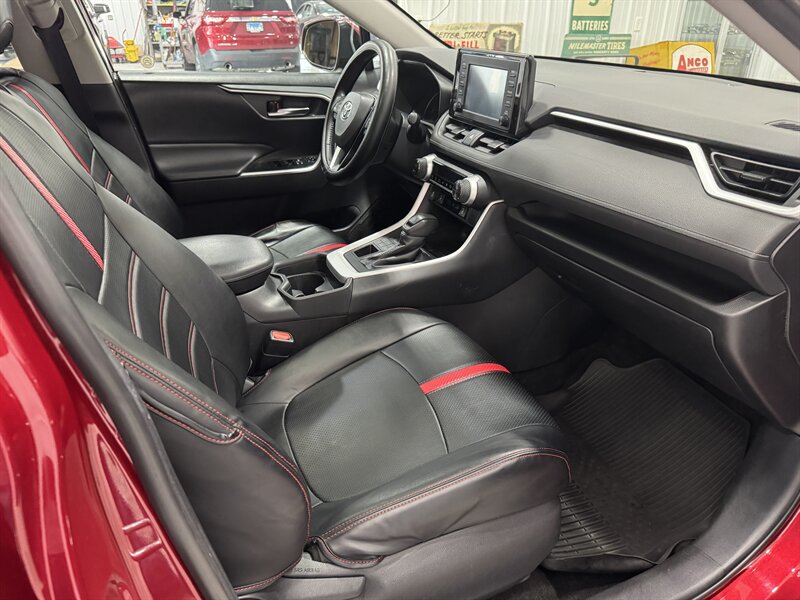 2019 Toyota RAV4 XLE   - Photo 26 - Rochelle, IL 61068