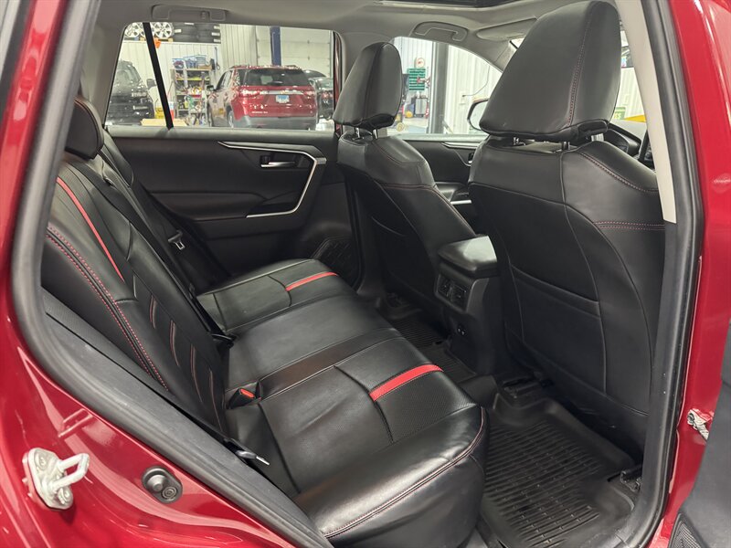 2019 Toyota RAV4 XLE   - Photo 15 - Rochelle, IL 61068