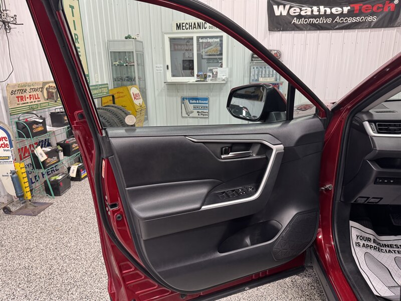 2019 Toyota RAV4 XLE   - Photo 24 - Rochelle, IL 61068