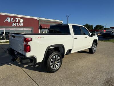 2022 Chevrolet Silverado 2500 Custom Truck
