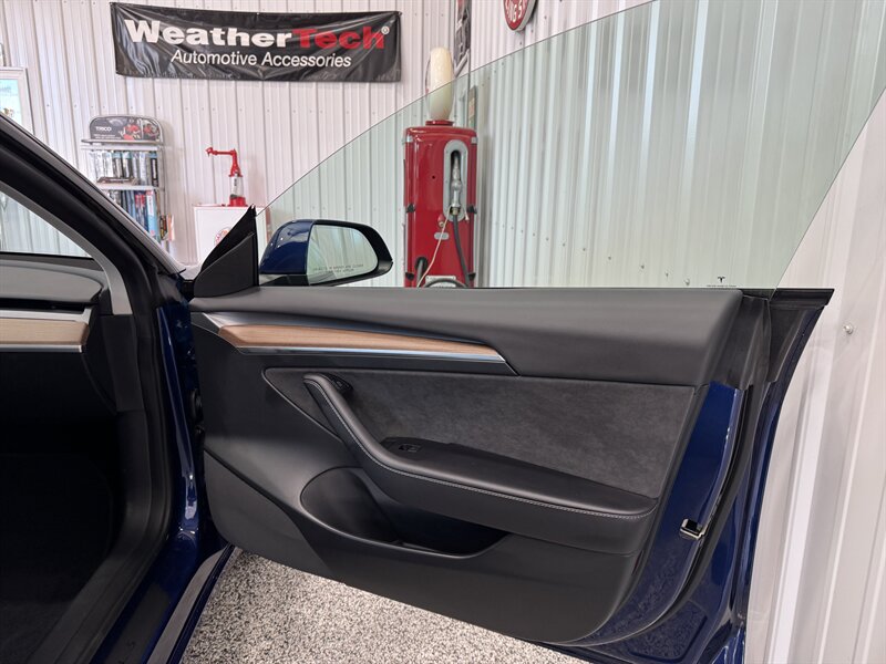 2023 Tesla Model 3 Standard Range   - Photo 22 - Rochelle, IL 61068