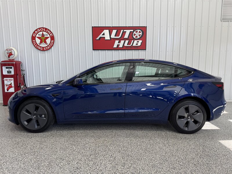 2023 Tesla Model 3 Base's photo