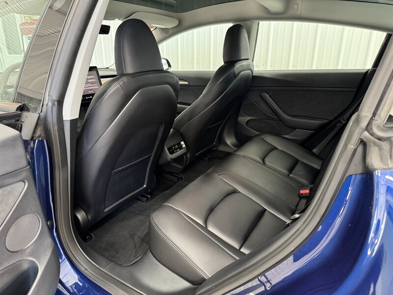 2023 Tesla Model 3 Standard Range   - Photo 9 - Rochelle, IL 61068