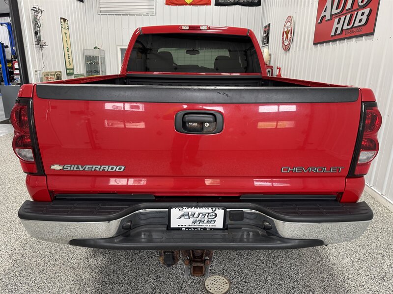 2005 Chevrolet Silverado 2500HD LS - Photo 18 - Rochelle, IL 61068