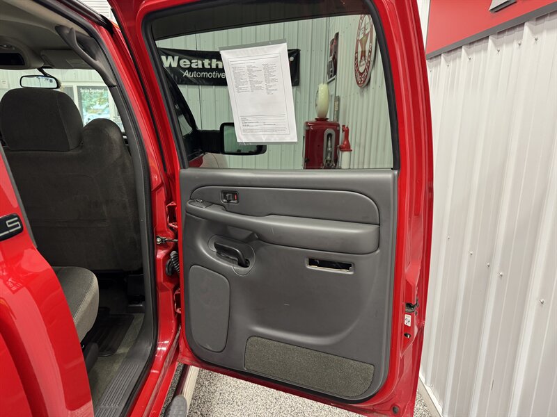2005 Chevrolet Silverado 2500HD LS - Photo 22 - Rochelle, IL 61068