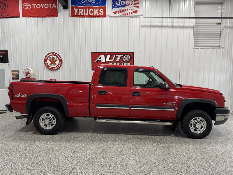 2005 Chevrolet Silverado 2500HD LS - Photo 3 - Rochelle, IL 61068