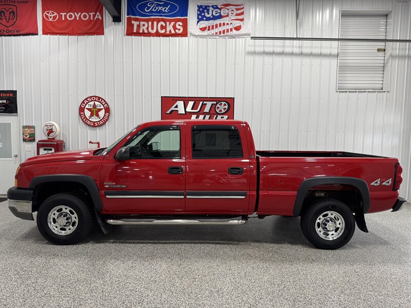 2005 Chevrolet Silverado 2500HD LS - Photo 1 - Rochelle, IL 61068