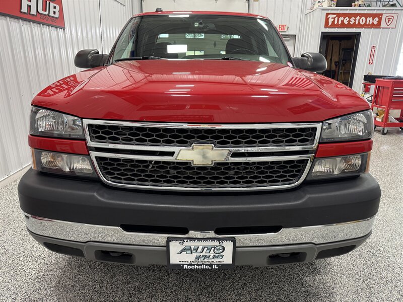 2005 Chevrolet Silverado 2500HD LS - Photo 16 - Rochelle, IL 61068
