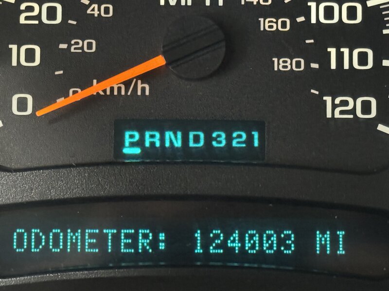 2005 Chevrolet Silverado 2500HD LS - Photo 5 - Rochelle, IL 61068
