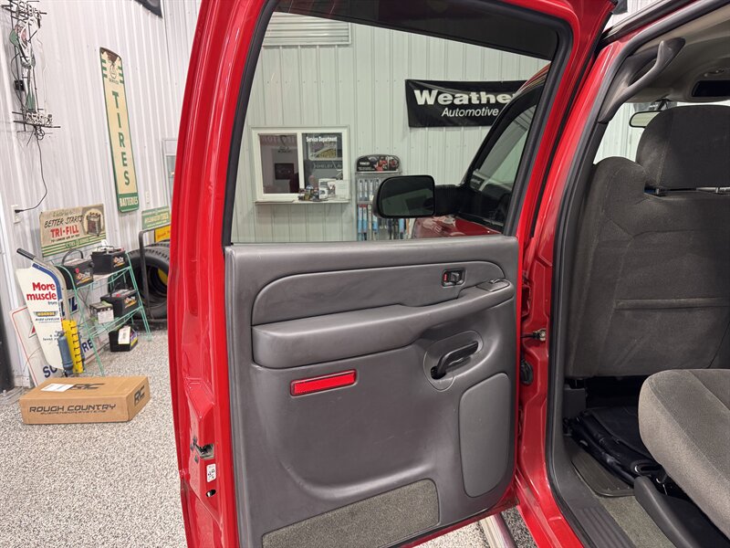 2005 Chevrolet Silverado 2500HD LS - Photo 21 - Rochelle, IL 61068