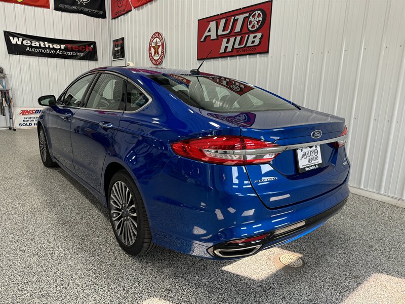 2018 Ford Fusion SE   - Photo 4 - Rochelle, IL 61068