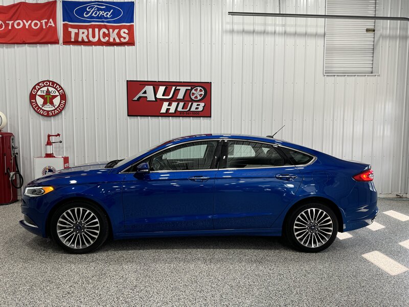 2018 Ford Fusion SE   - Photo 2 - Rochelle, IL 61068