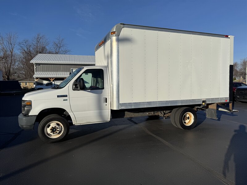 2015 Ford E-Series Van E-350 SD   - Photo 1 - Rochelle, IL 61068