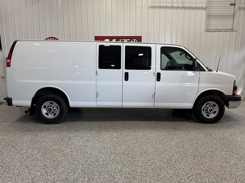 2016 GMC Savana 3500   - Photo 3 - Rochelle, IL 61068
