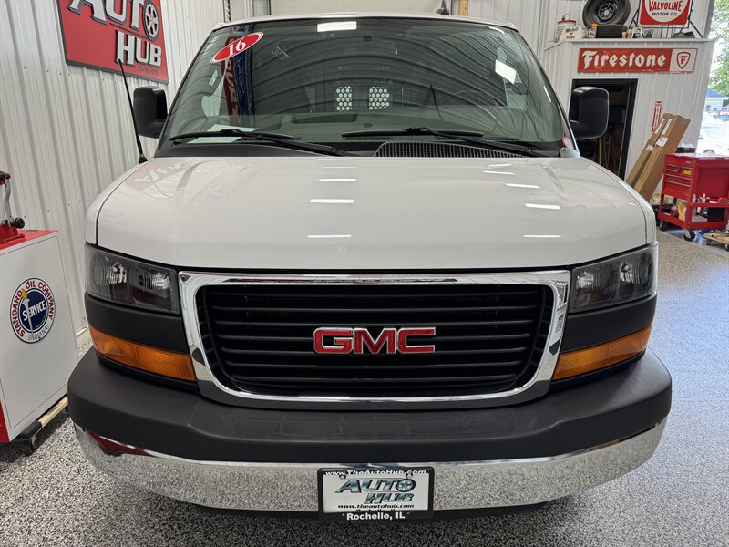 2016 GMC Savana 3500   - Photo 18 - Rochelle, IL 61068