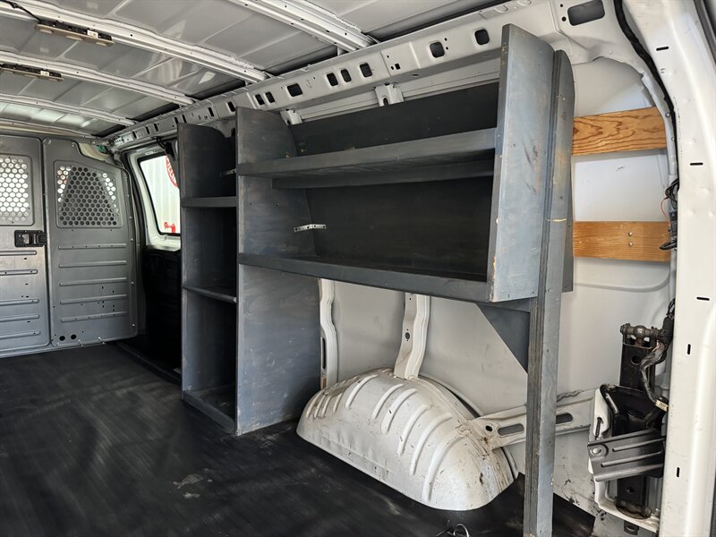 2016 GMC Savana 3500   - Photo 15 - Rochelle, IL 61068
