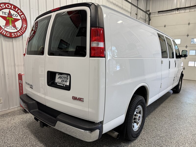 2016 GMC Savana 3500   - Photo 19 - Rochelle, IL 61068
