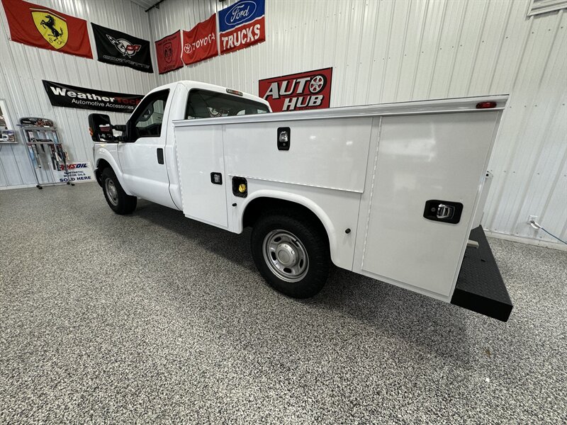 2015 Ford F-250 Super Duty XL   - Photo 3 - Rochelle, IL 61068