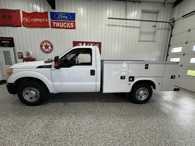 2015 Ford F-250 Super Duty XL   - Photo 2 - Rochelle, IL 61068