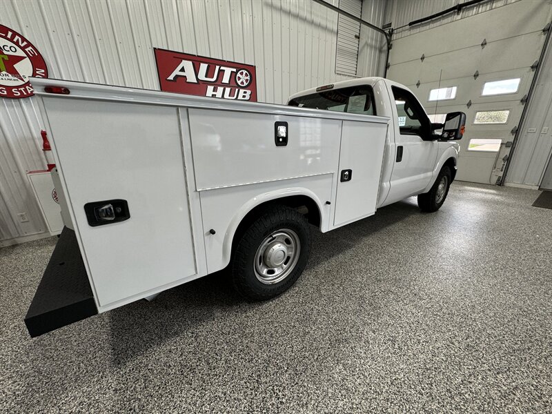 2015 Ford F-250 Super Duty XL   - Photo 8 - Rochelle, IL 61068