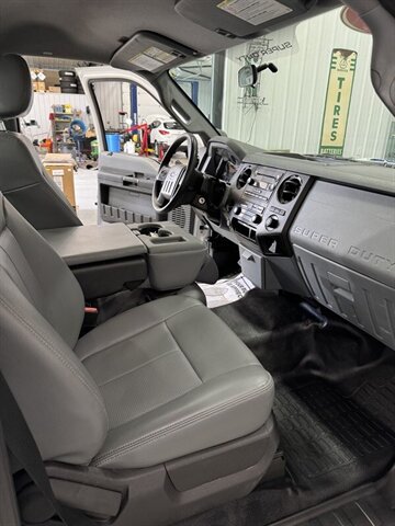 2015 Ford F-250 Super Duty XL   - Photo 21 - Rochelle, IL 61068