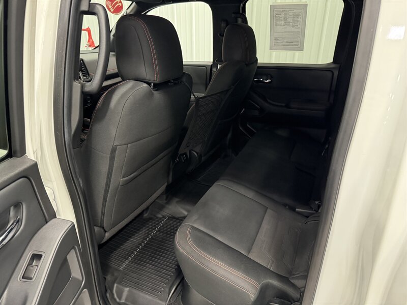 2022 Nissan Frontier PRO-4X - Photo 12 - Rochelle, IL 61068