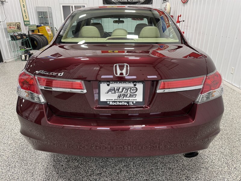 2012 Honda Accord LX   - Photo 5 - Rochelle, IL 61068