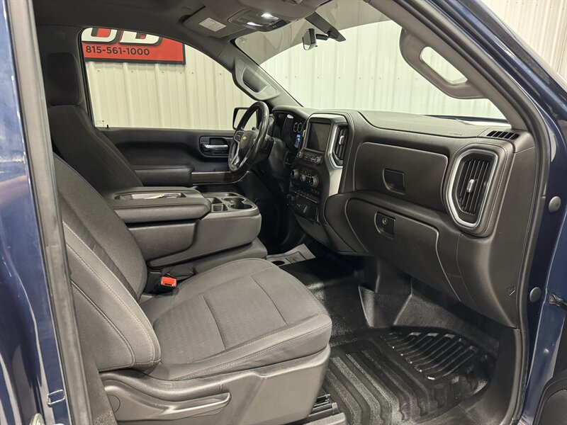 2022 Chevrolet Silverado 2500HD LT   - Photo 17 - Rochelle, IL 61068